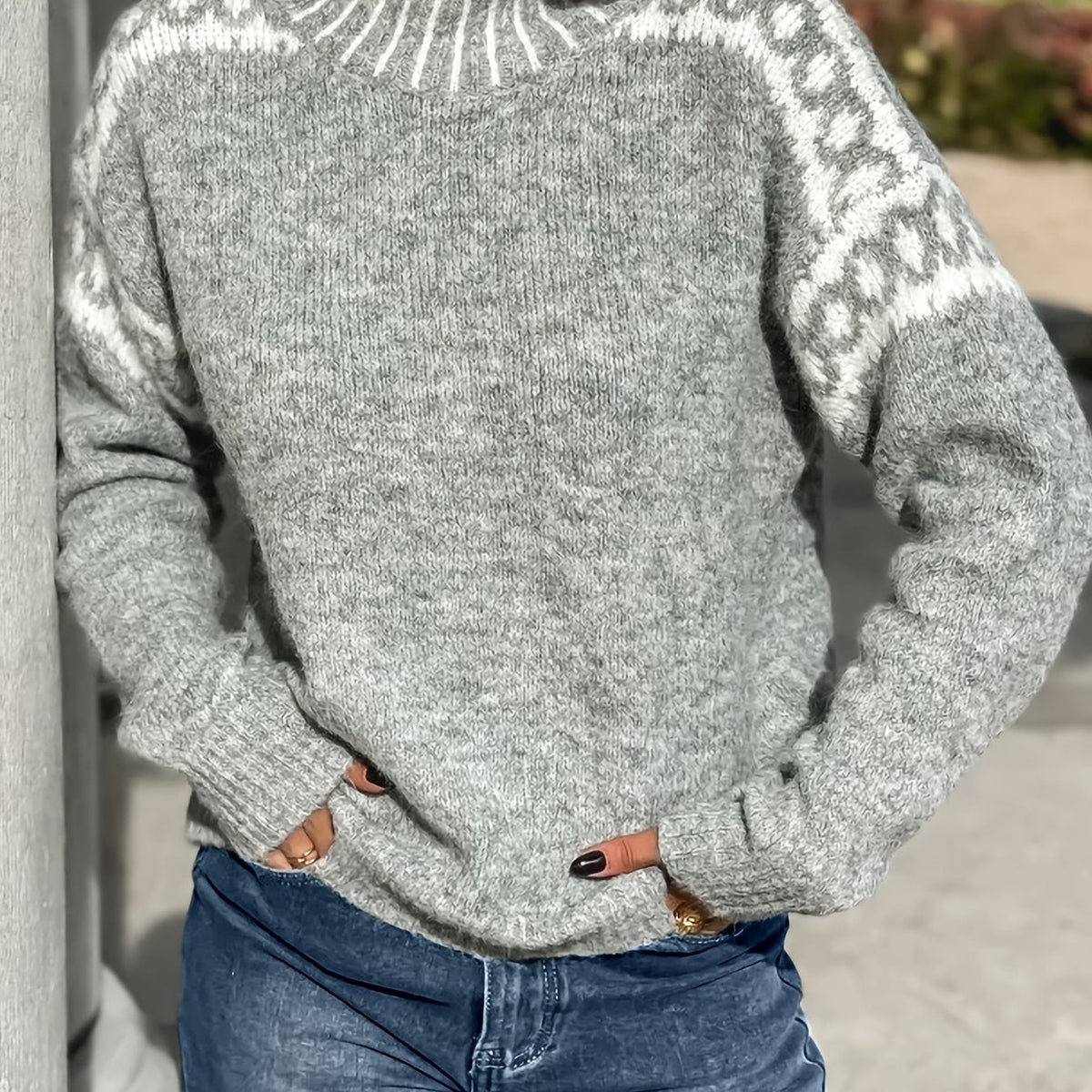 Kimberly | Elegant Contrast-Trim Mock-Neck Sweater - Picela
