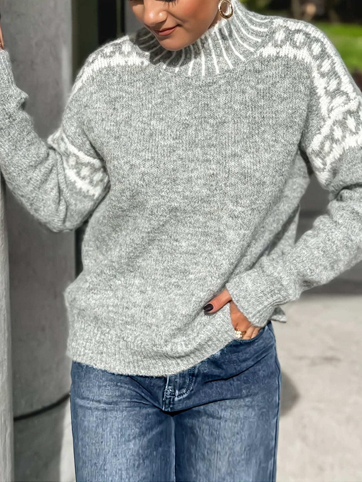 Kimberly | Elegant Contrast-Trim Mock-Neck Sweater - Picela