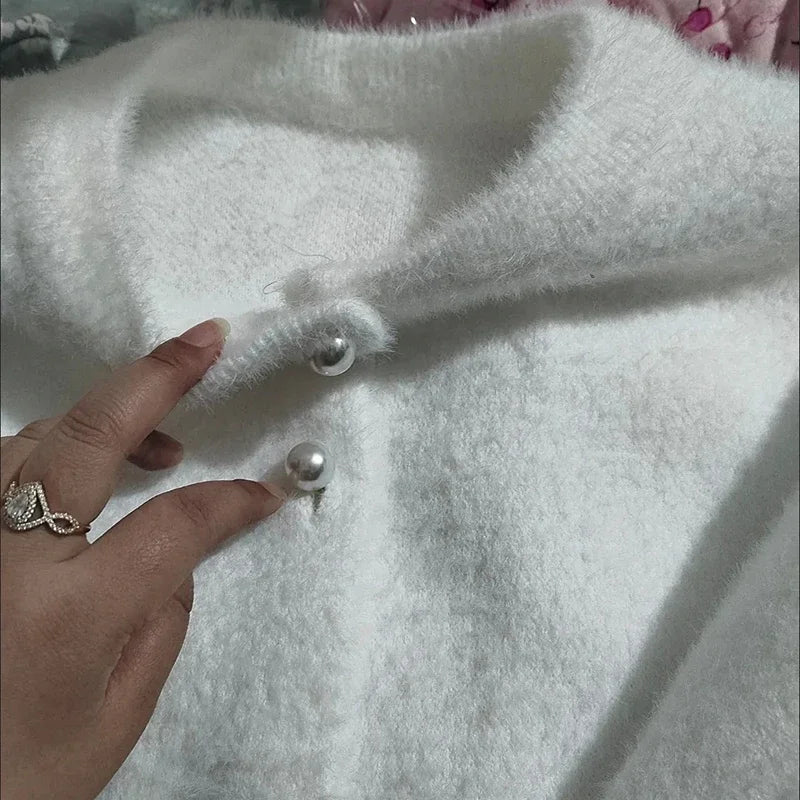 Laura | Cozy Fuzzy Pearl-Button Cardigan - Picela