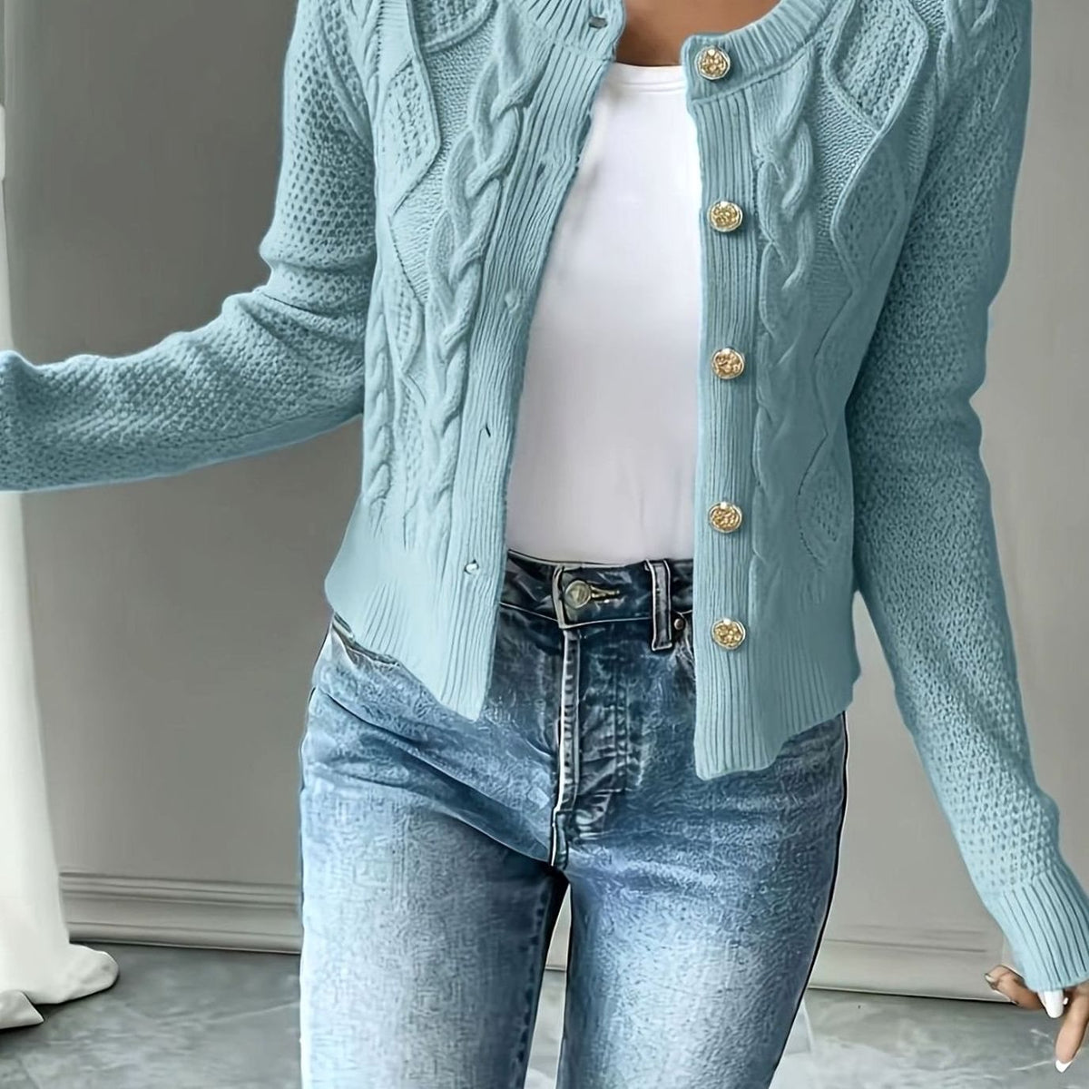 Grace | Elegant Cable-Knit Cropped Cardigan