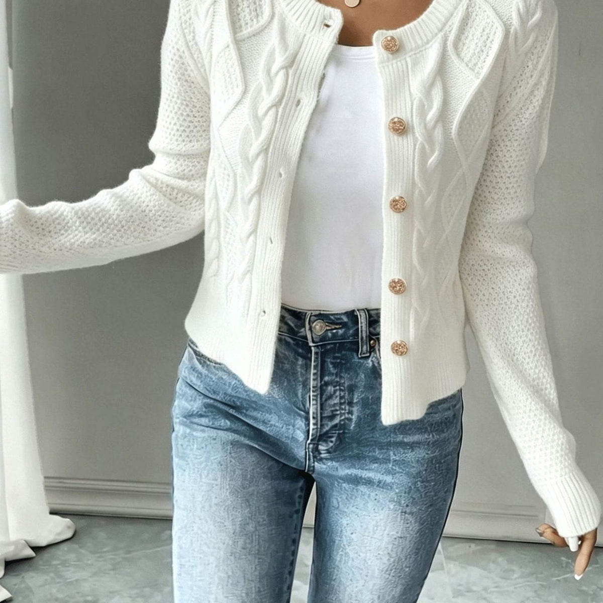 Grace | Elegant Cable-Knit Cropped Cardigan