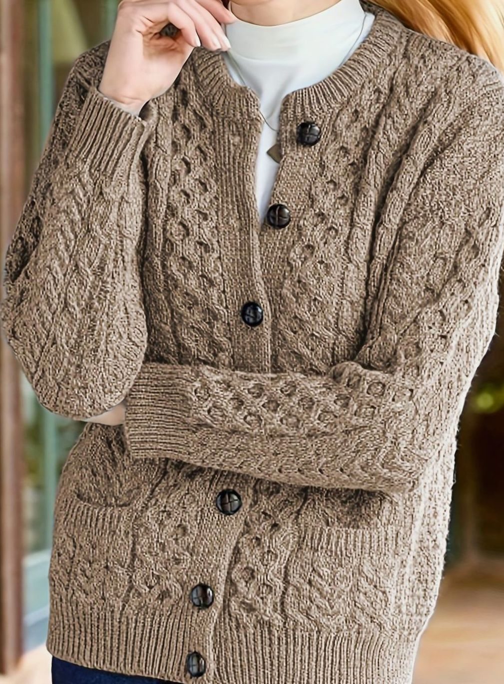 Victoria | Elegant Cable-Knit Button Cardigan