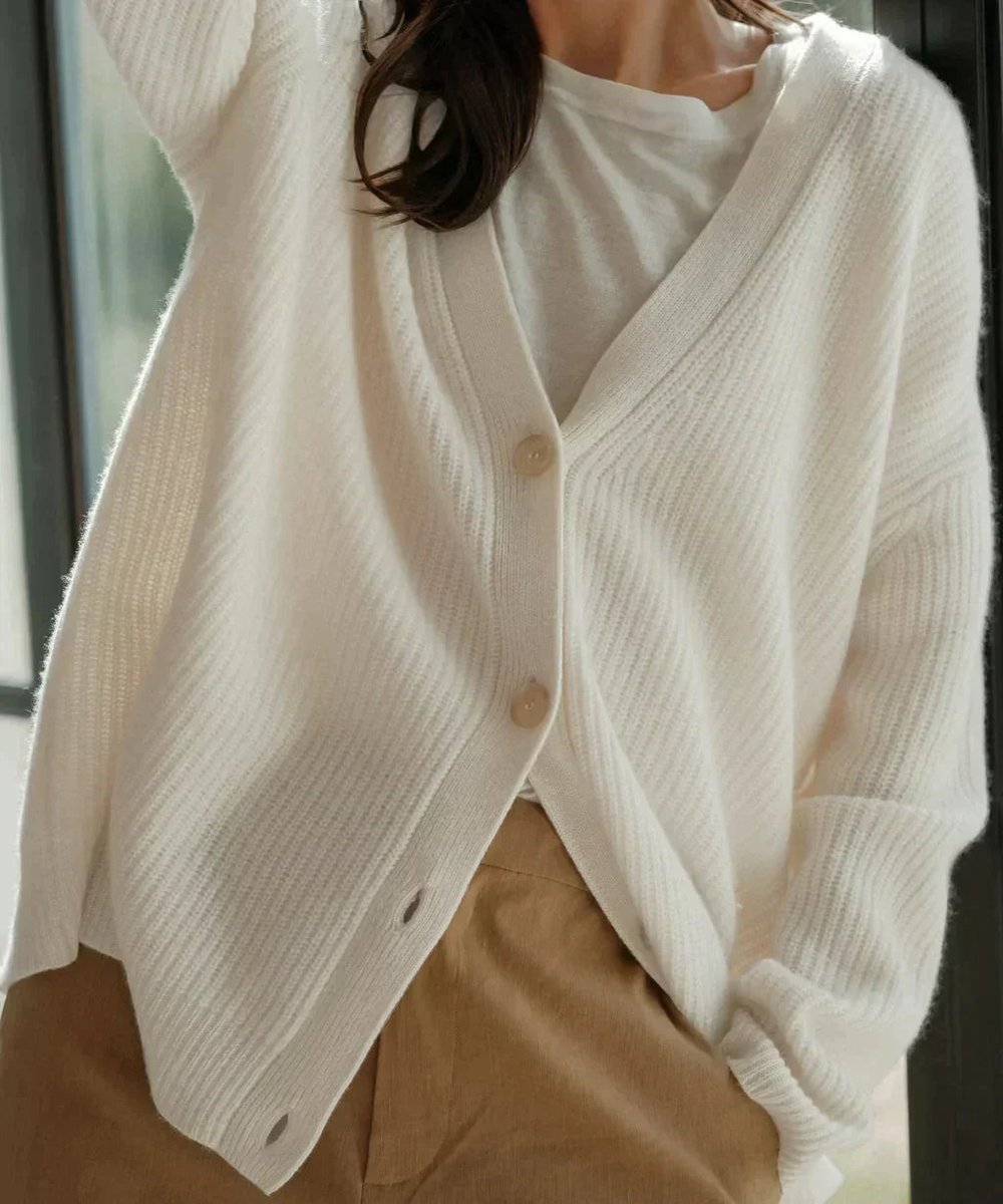 Isabella | Elegant Cashmere V-Neck Cardigan